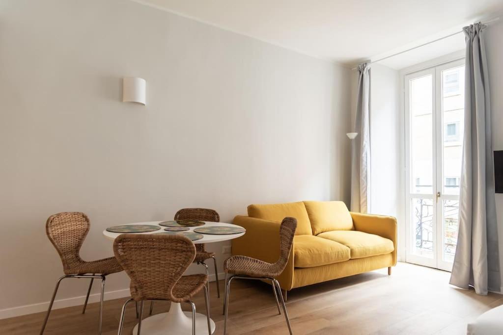 Youhosty - Ticinese Suite 1 Milán Exterior foto