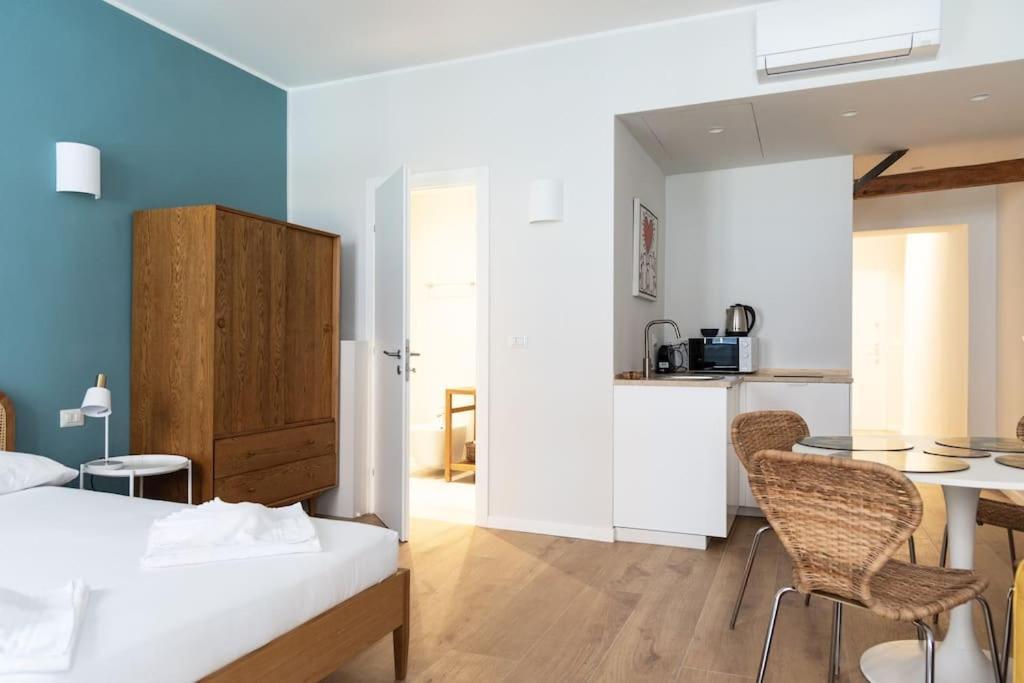 Youhosty - Ticinese Suite 1 Milán Exterior foto