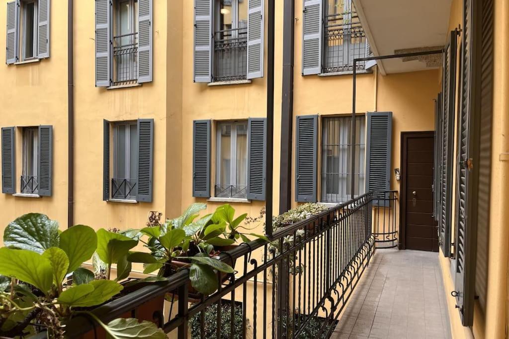 Youhosty - Ticinese Suite 1 Milán Exterior foto